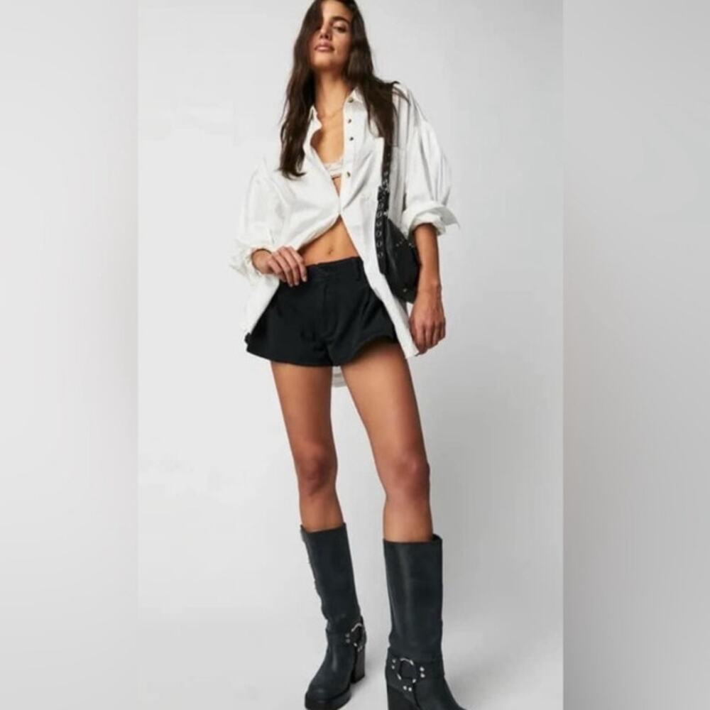 NWOT Free People We The Free Bluebell Low Rise Pleated Shorts